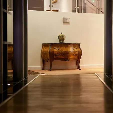 מלון L'hermitage Gantois, Autograph Collection 5*